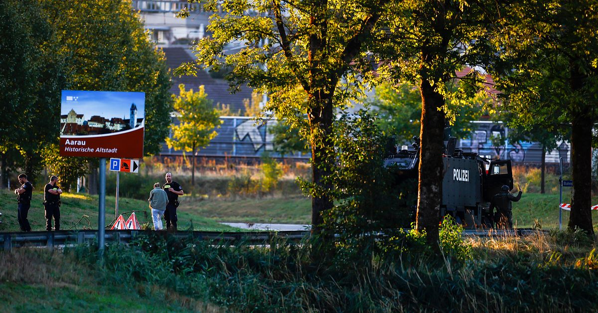 Skottlossning p&aring; rejv i Aarau i Schweiz &ndash; en d&ouml;d och flera skadade