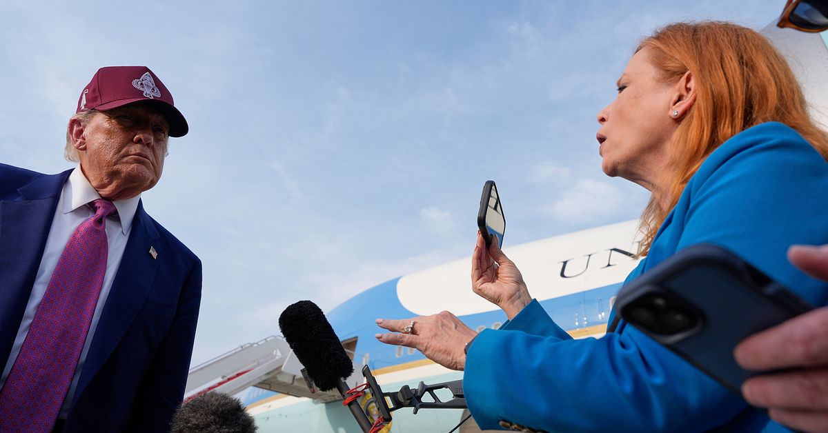 Så här hanterar Trump licenshot mot mediebolag: Viktiga insikter och strategier