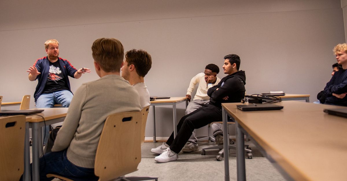 Läraren när laddade ämnen diskuteras: ”Elever vill att man ska välja sida” | SVT Nyheter