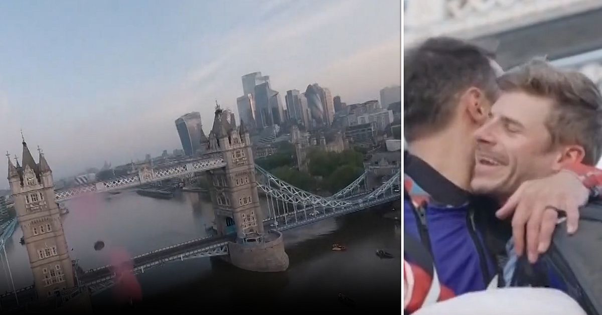 Här hoppar duon fallskärm genom Tower Bridge i London