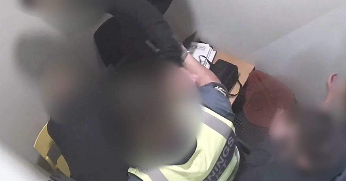 Avsl&ouml;jad av film: Butikskontrollant hoppar p&aring; gripen man p&aring; Ica Maxi i Partille