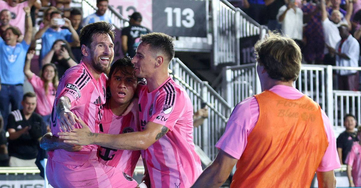 Fotboll: Uppgifter: Messi förlänger sitt kontrakt