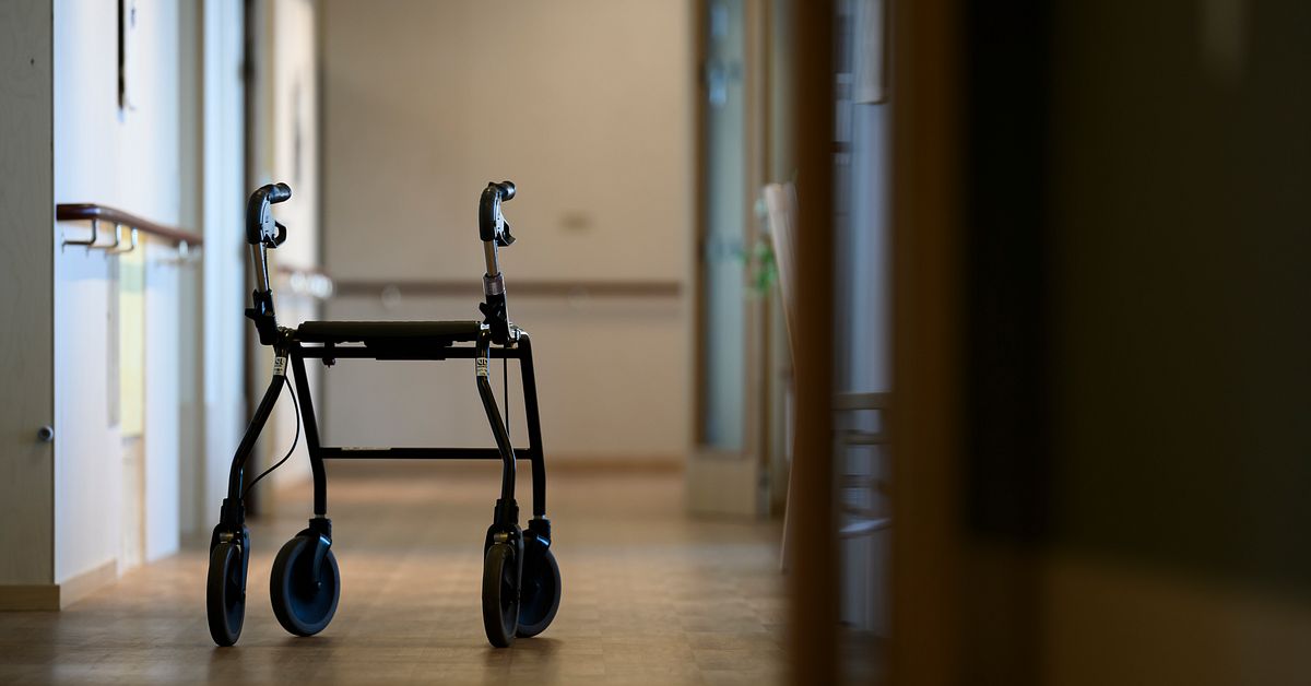 &Auml;ldre tvingades kissa och bajsa i bl&ouml;ja &ndash; flera anm&auml;lningar mot v&aring;rdpersonal i N&auml;ssj&ouml;