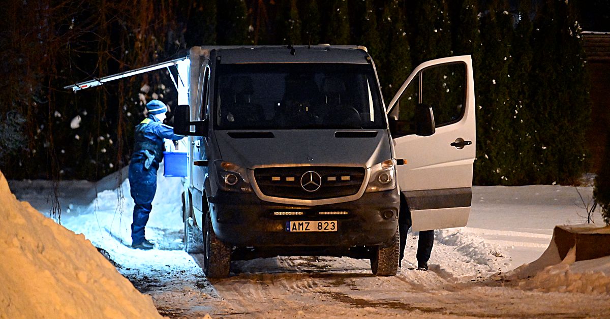 Man och kvinna hittade d&ouml;da i bostad i &Aring;nge