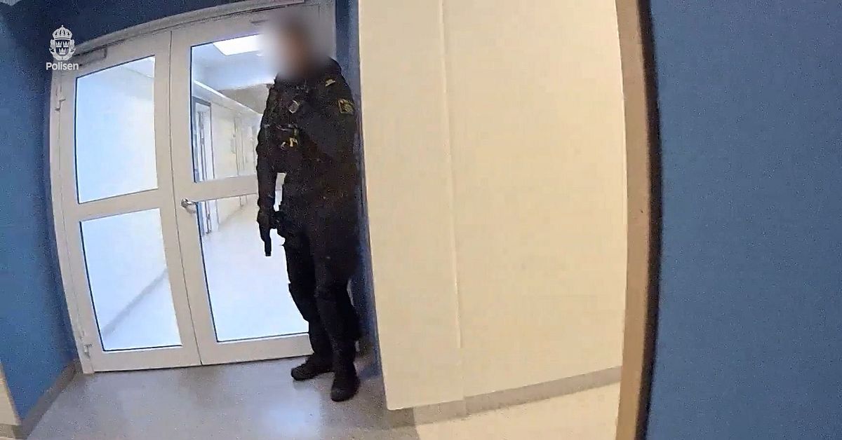 Polisernas bilder visar jakten på Rickard Andersson i korridorerna i Örebro