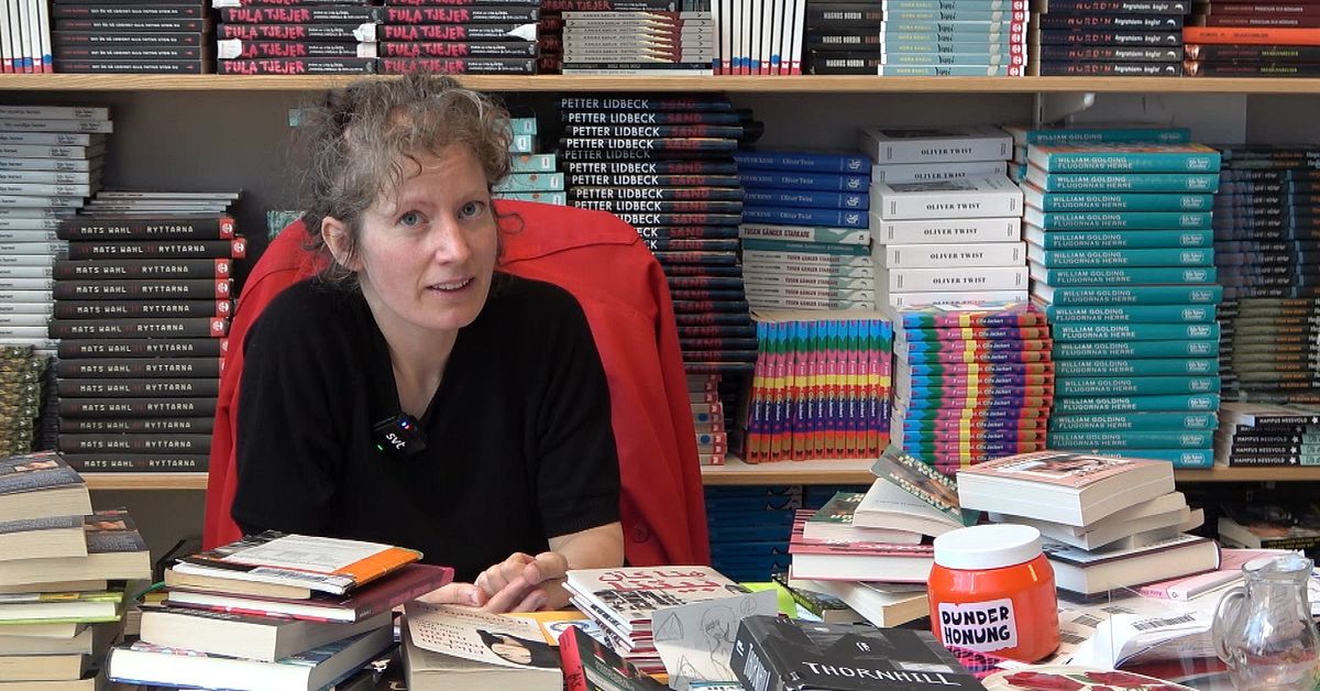 Bibliotekarien Bella ensam med 900 elever i Nyköping: ”Omöjligt att hinna med”