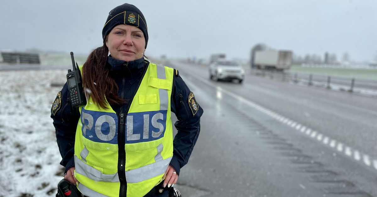 Polisens uppmaning till bilister: ”Stanna hemma”