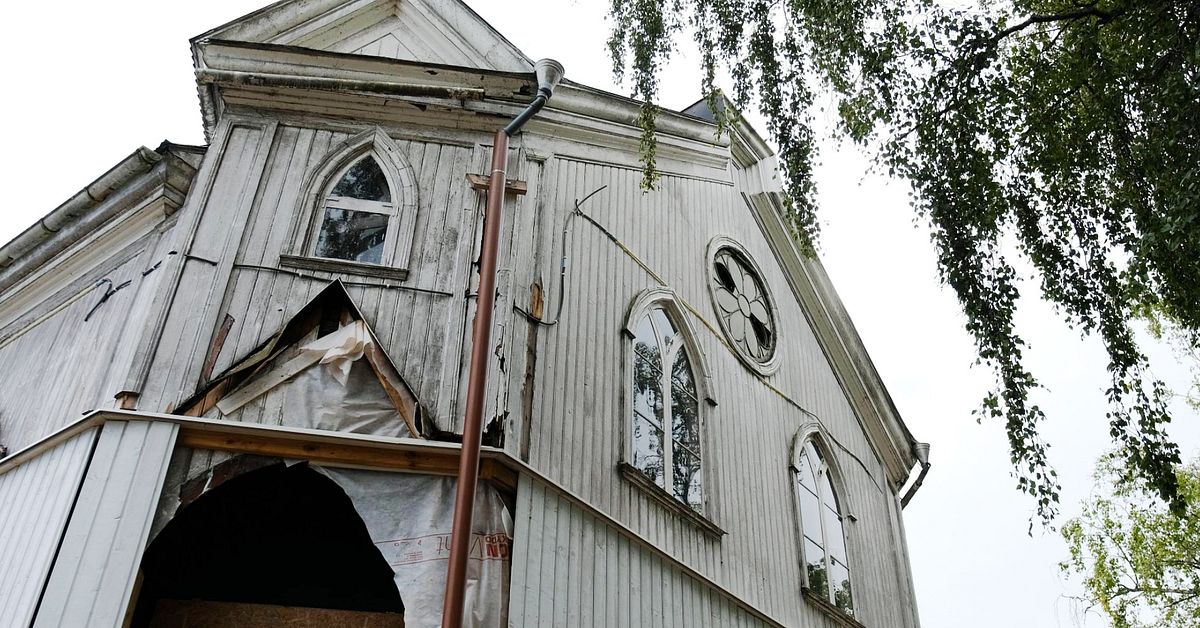 Se renoveringen av Baptistkyrkan i Filipstad – pekas ut värst i Sverige
