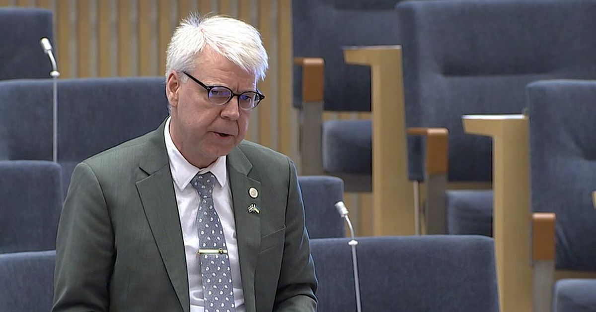 Efter nazifyndet &ndash; Hargestam (SD) l&auml;mnar ordf&ouml;randerollen