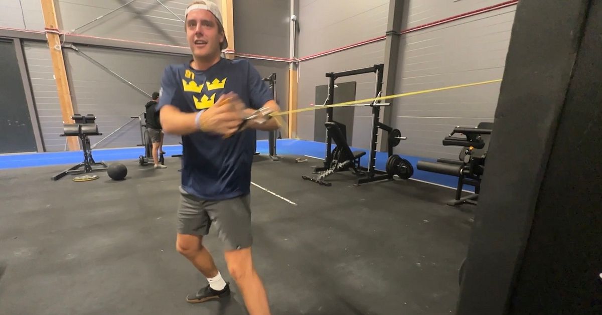 Leo Carlsson hockeyv&auml;rldens hetaste: &rdquo;Press oavsett storlek p&aring; l&ouml;necheck&rdquo;