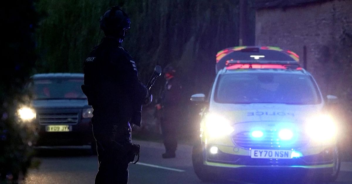 Fem misst&auml;nks f&ouml;r f&ouml;rberedelse till terrorbrott vid amerikansk flygbas i Storbritannien