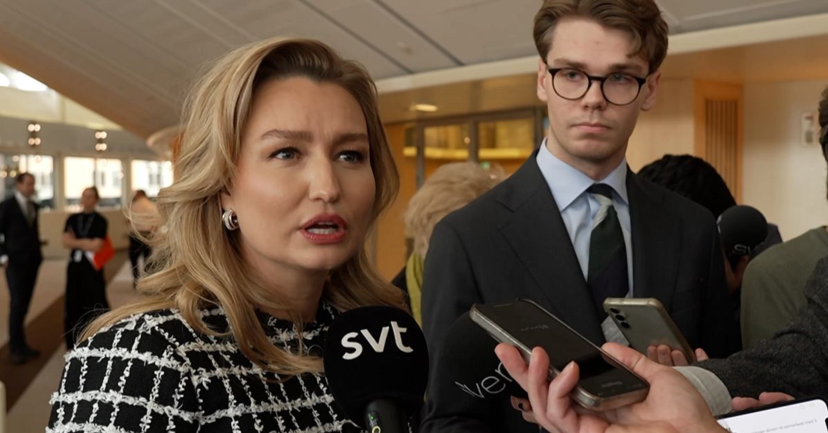 Ebba Busch till attack mot M: ”Ett sätt att agera som jag vägrar underordna mig”