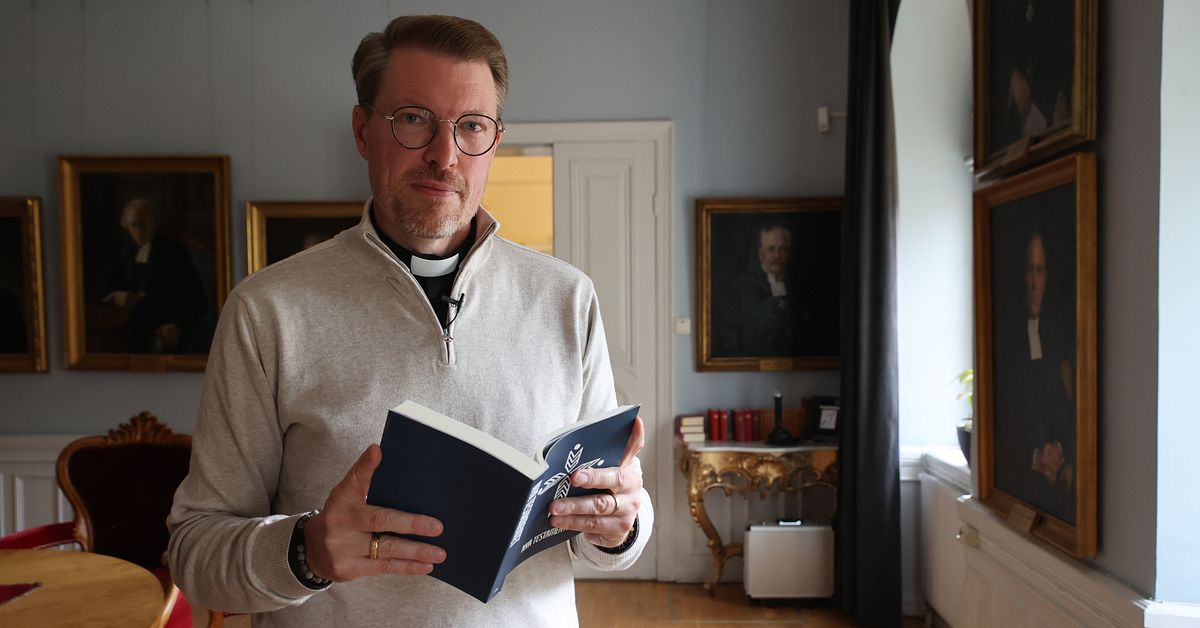 Dan i Link&ouml;ping har &ouml;versatt Nya testamentet: &rdquo;Sv&aring;ra avv&auml;gningar&rdquo;