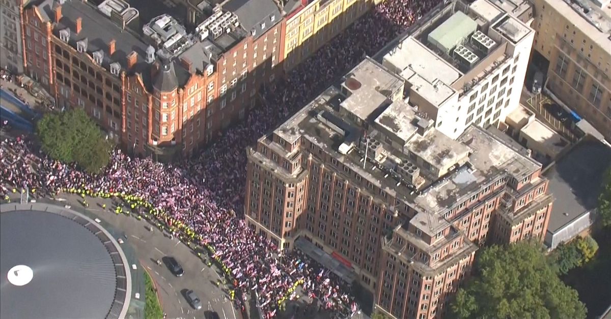 Omfattande högerextrem demonstration i London