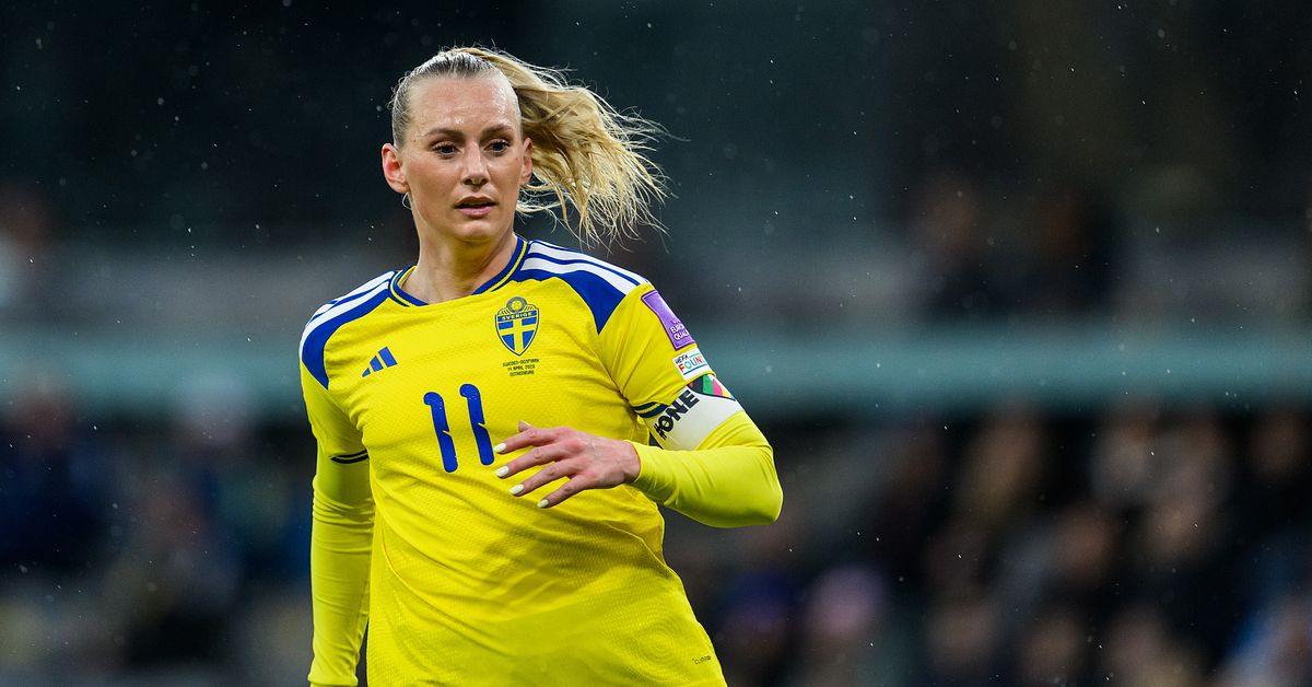 Stina Blackstenius nickar i stolpen | SVT Nyheter