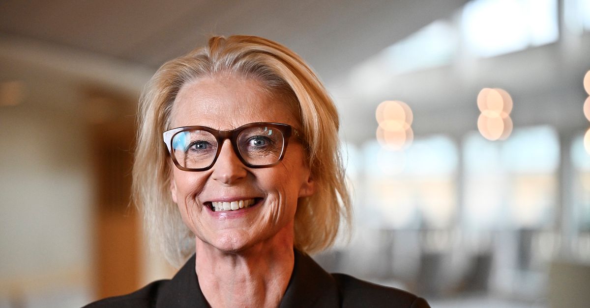 Finansministerns flirt med Thand Ringqvist: tar gärna en fika