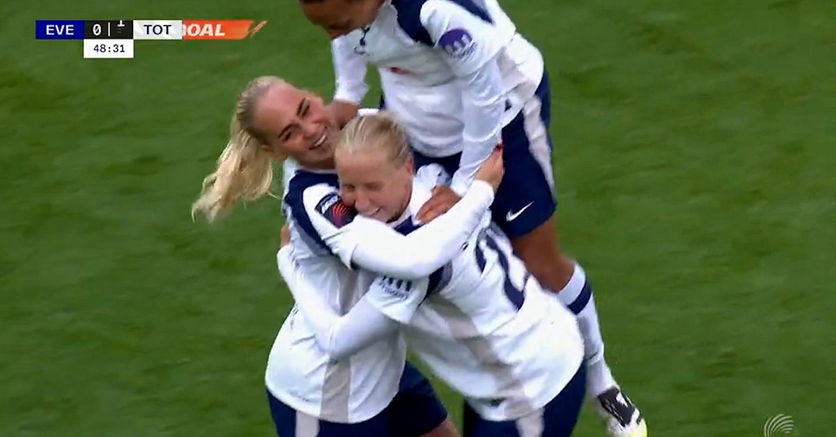 Se Cathinka Tandbergs debutmål – läckert långskott | SVT Sport
