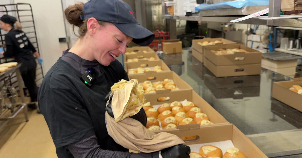 H&auml;r bakas 18&nbsp;000 semlor &ndash; SVT var med under stora semmelnatten