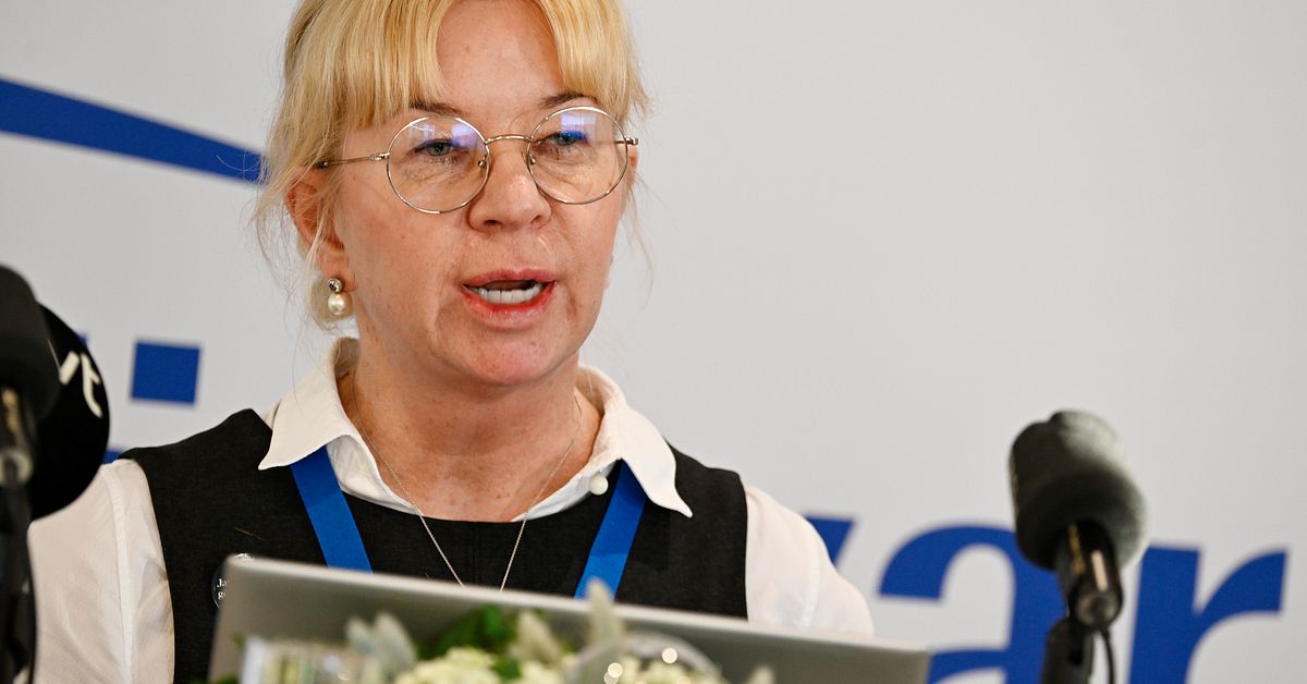F&ouml;rsvarsmaktens generaldirekt&ouml;r avg&aring;r