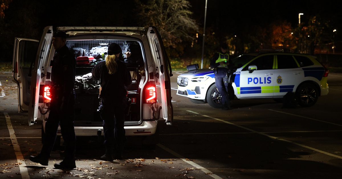Skarp handgranat inkastad i flerfamiljshus i Västerås