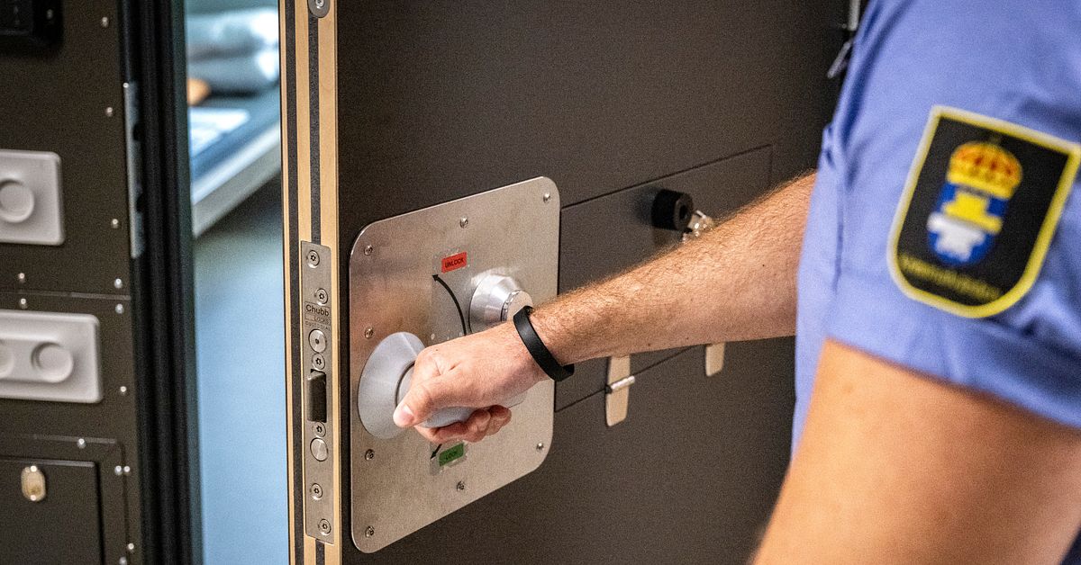 Assistenter misstänks för grov misshandel mot brukare – och för att ha lurat till sig miljoner