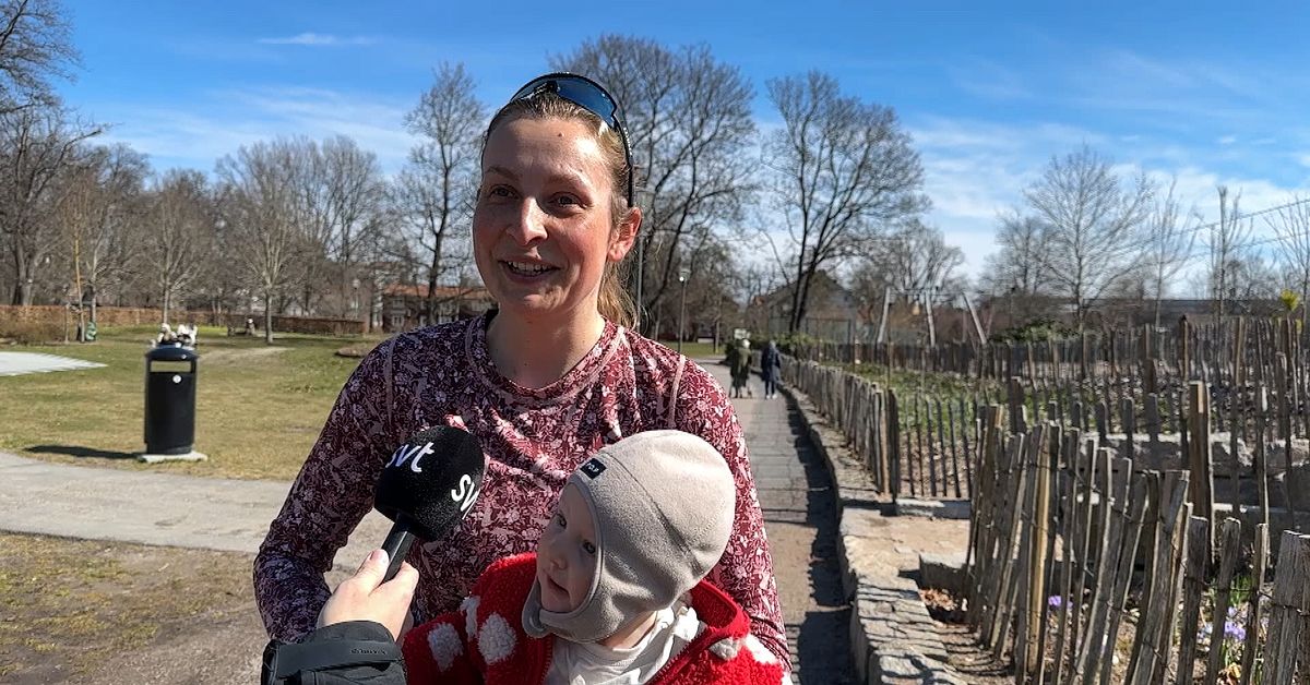 Person intervjuas utomhus i soligt väder | SVT Nyheter