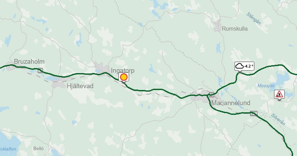 Buss och personbil i allvarlig olycka p&aring; riksv&auml;g 40