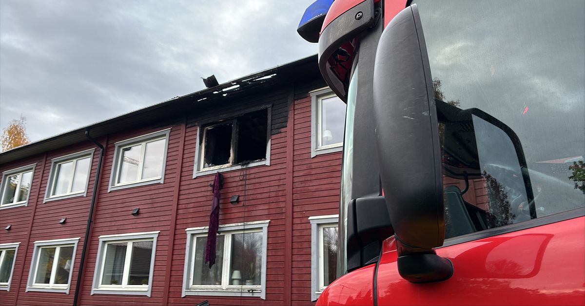 Brand i flerfamiljshus i Skellefteå – två personer svårt skadade