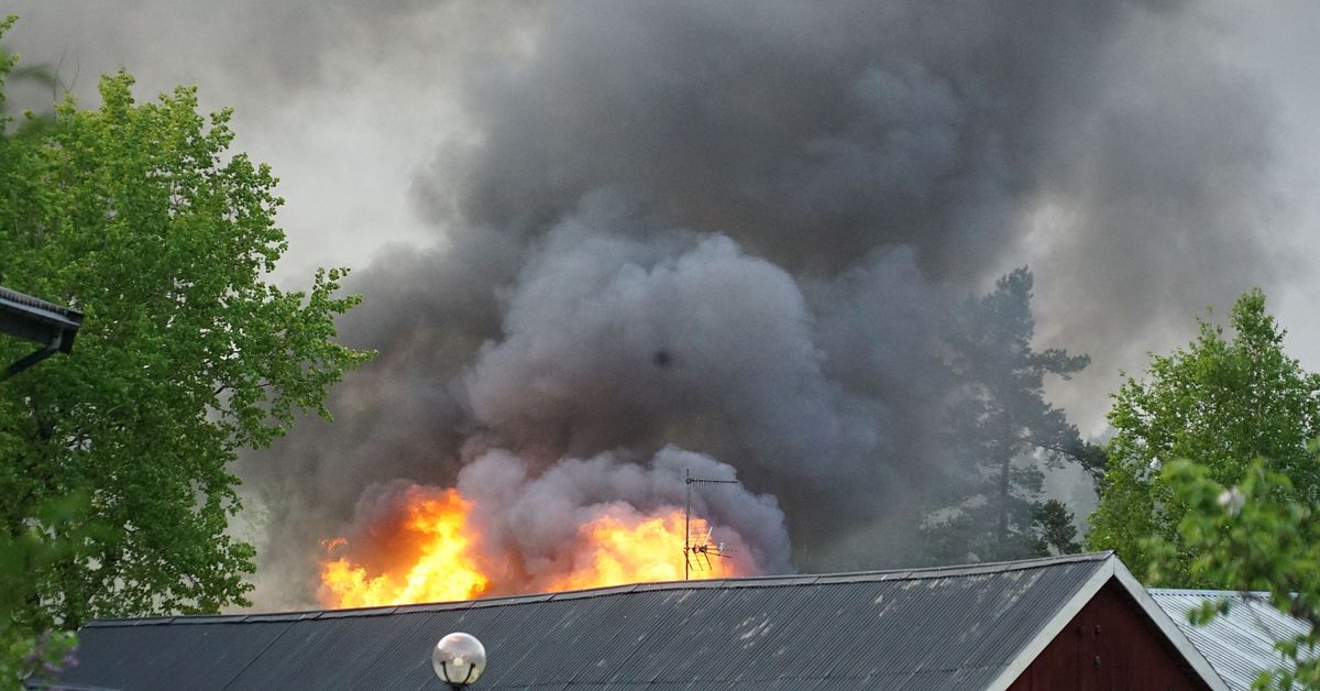 Kraftig villabrand utanför Jordbro – misstänkt mordbrand
