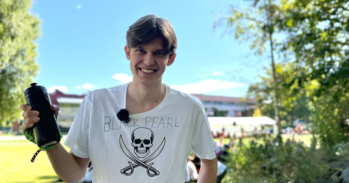 Festen &auml;r ig&aring;ng &ndash; men Adam, 19, v&auml;ljer en nykter inspark