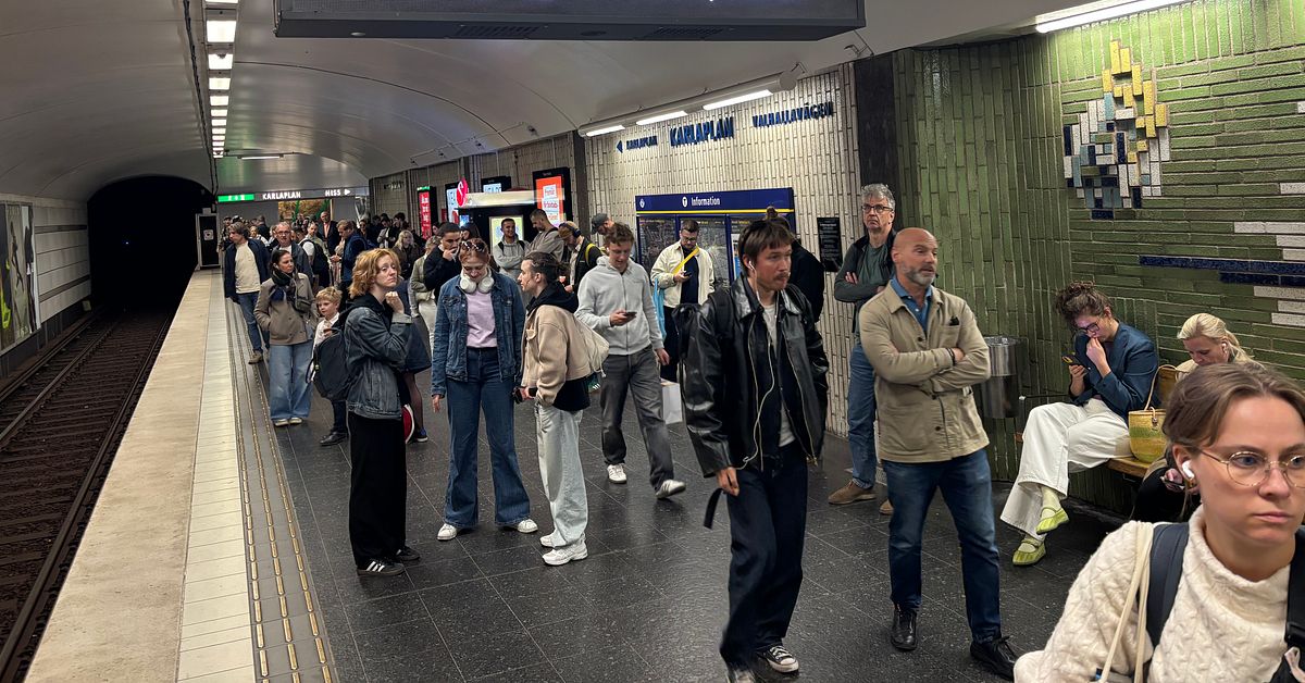 F&ouml;rseningar och inst&auml;llda t&aring;g i tunnelbanan