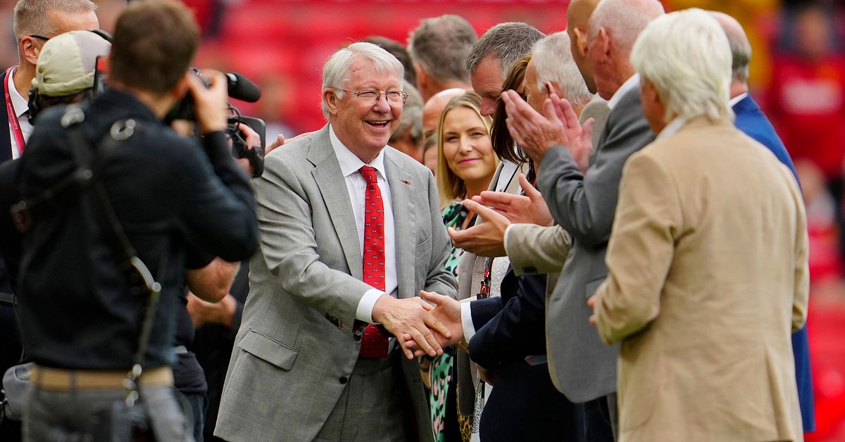 Uppgifter: Sir Alex Ferguson kollapsade mitt under stormötet på Old Trafford