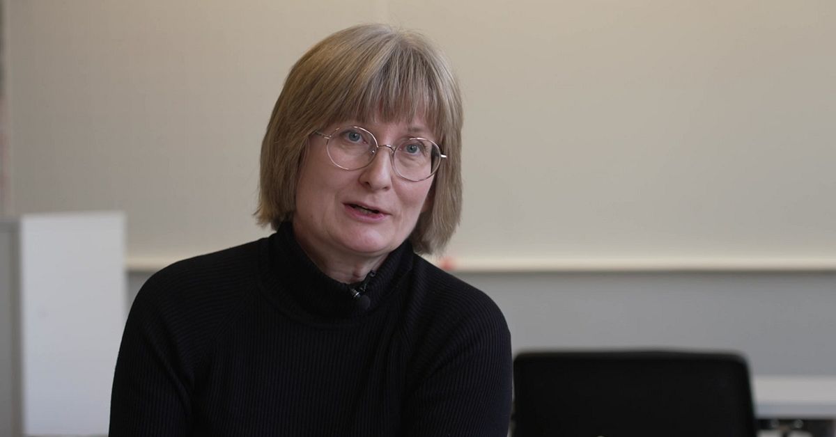 Lukion ruotsinopettaja Eva panostaa opetukseen kansallisista ...