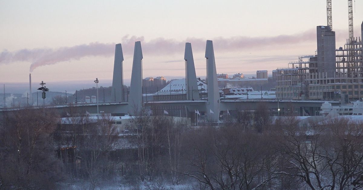 Hisingsbron st&auml;ngdes &ndash; bommar fastnade i kylan