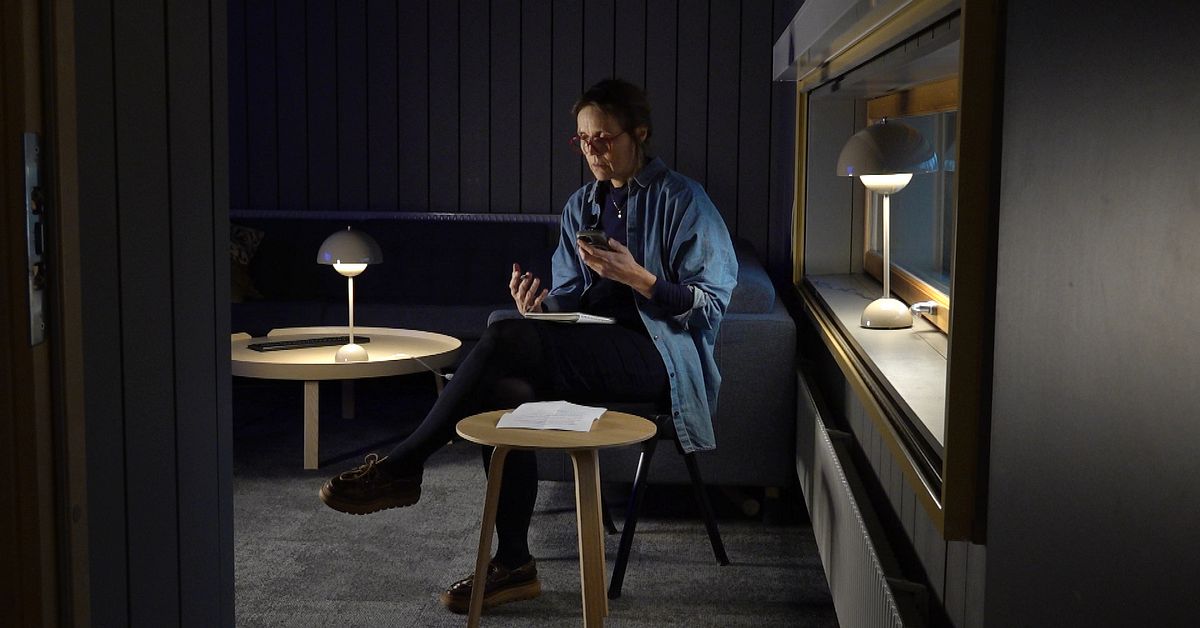 Ber&auml;ttar inifr&aring;n familjehems-marknaden: &rdquo;Finns pengar att tj&auml;na p&aring; att d&ouml;lja&rdquo;