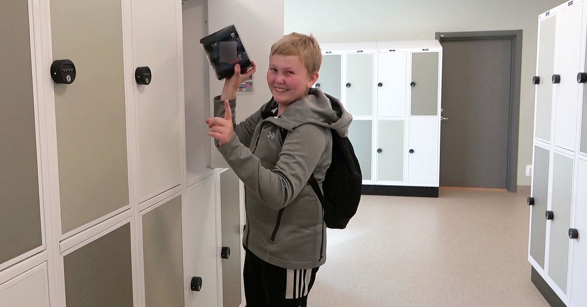 Lukas, 13, guidar runt p&aring; Herts&ouml;skolan &ndash; visar hemliga g&ouml;mman