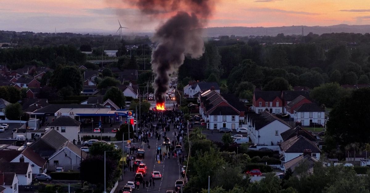Nya v&aring;ldsamma protester i Belfast