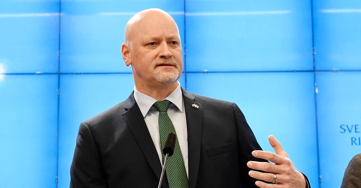 Daniel Bäckström stänger inte dörren till att bli C-ledare