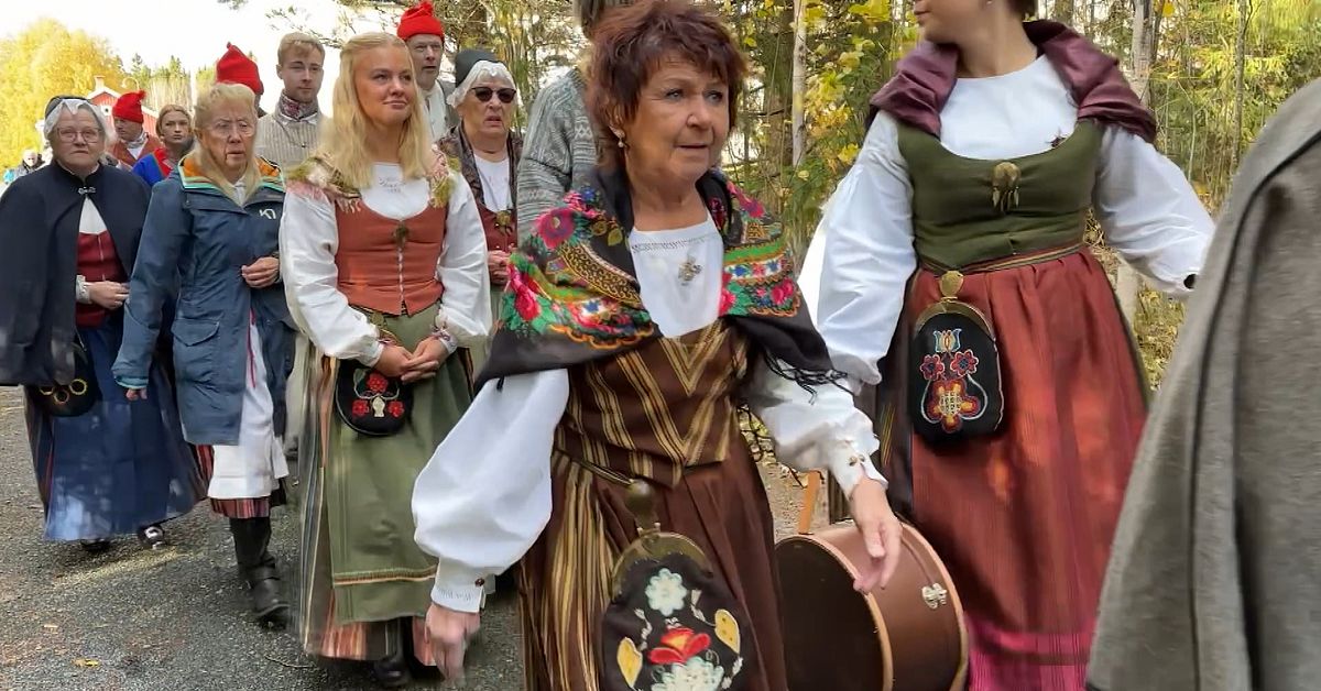 Färgsprakande dräktparad i Offerdal – trendiga folkdräkter i fokus