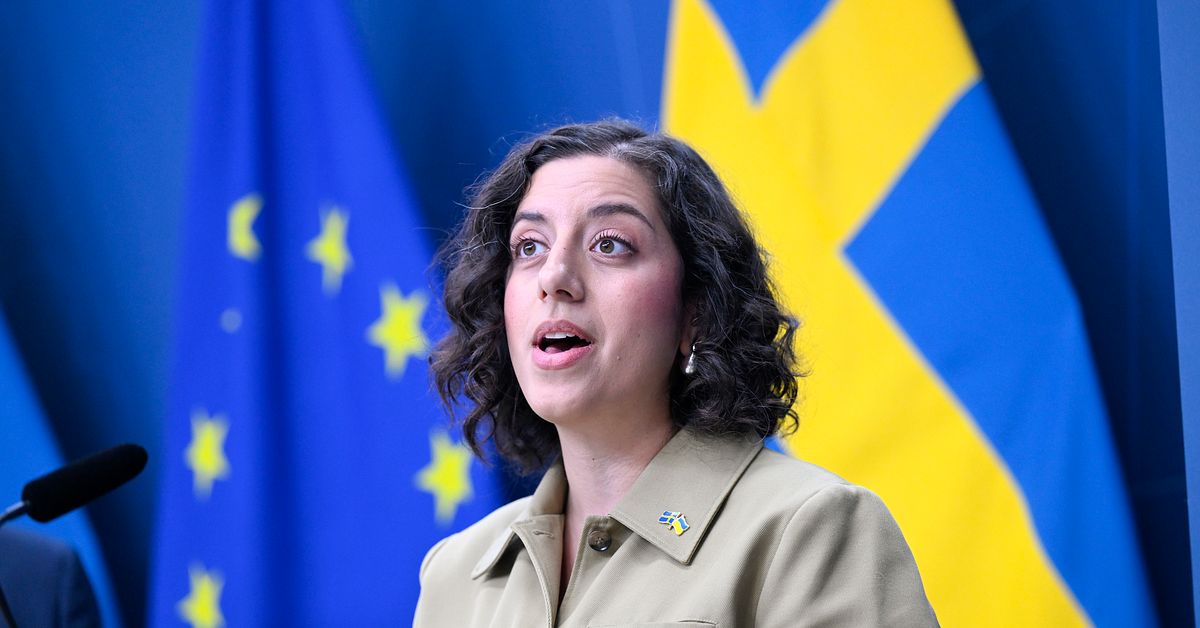 Ministern avvisar förslag på snusförbud för lärare