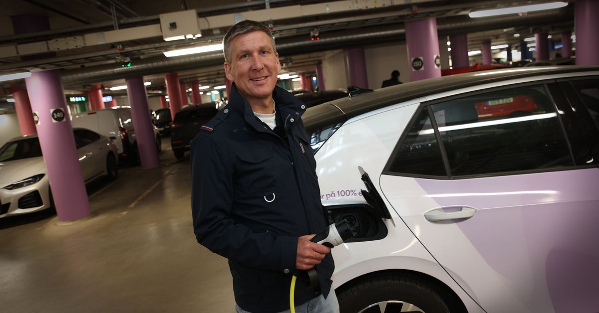 Ström från parkerade elbilar ska lagra energi – ”Vill nyttja de batterier som finns”