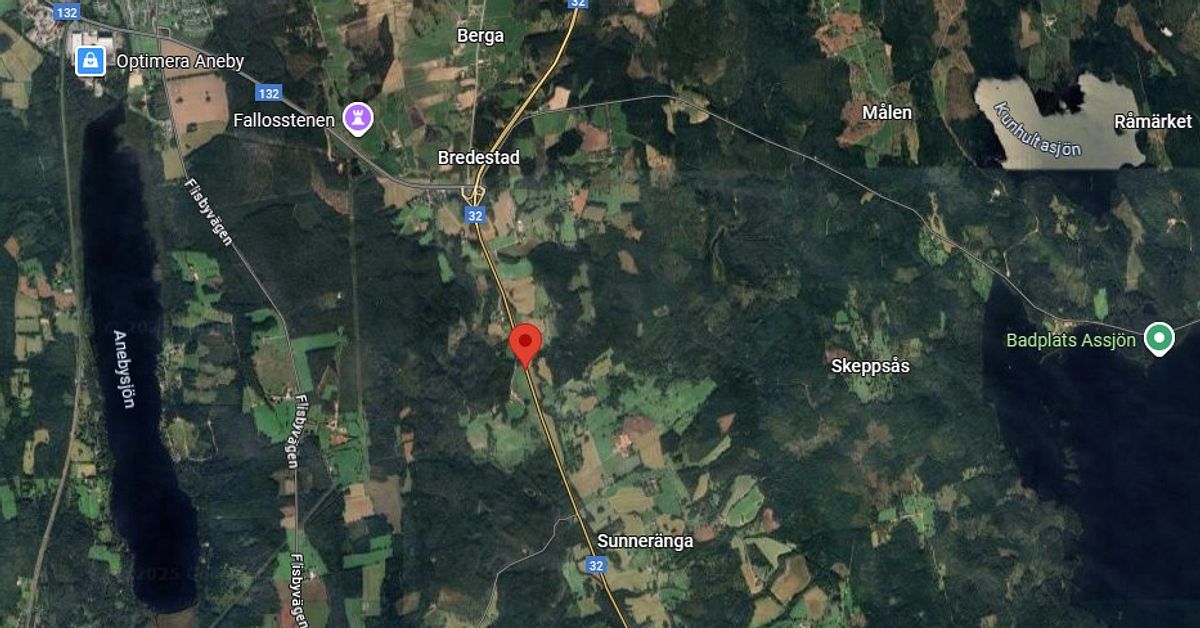En allvarligt skadad efter våldsam krasch utanför Aneby