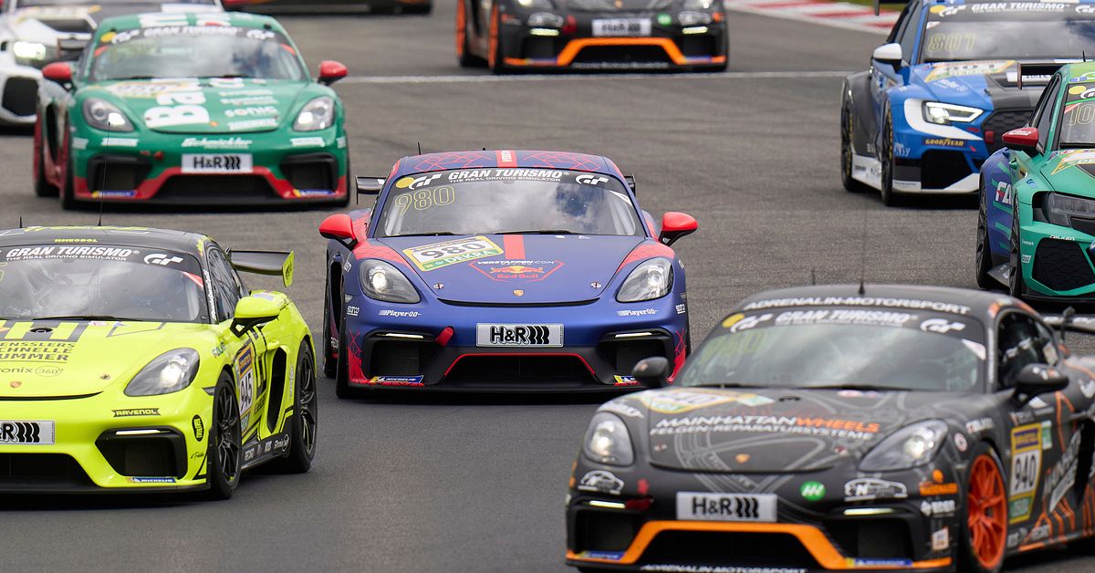 Racerf&ouml;rare d&ouml;d i masskrock p&aring; N&uuml;rburgring