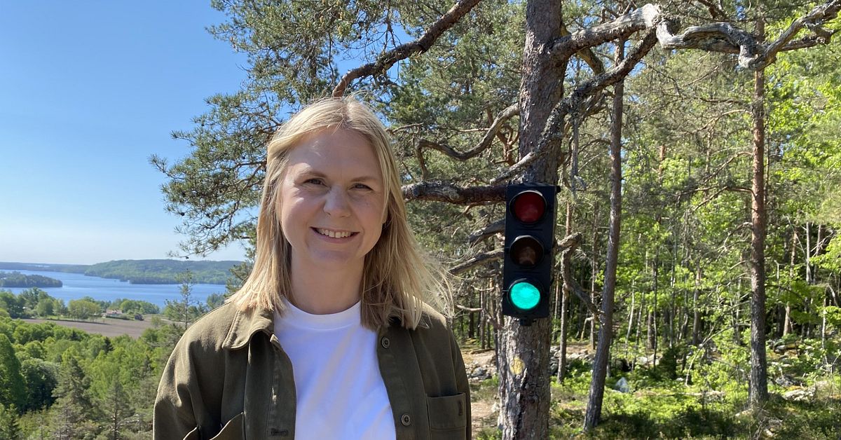 Nu har Dalsland fått sitt enda trafikljus – mitt i en skog