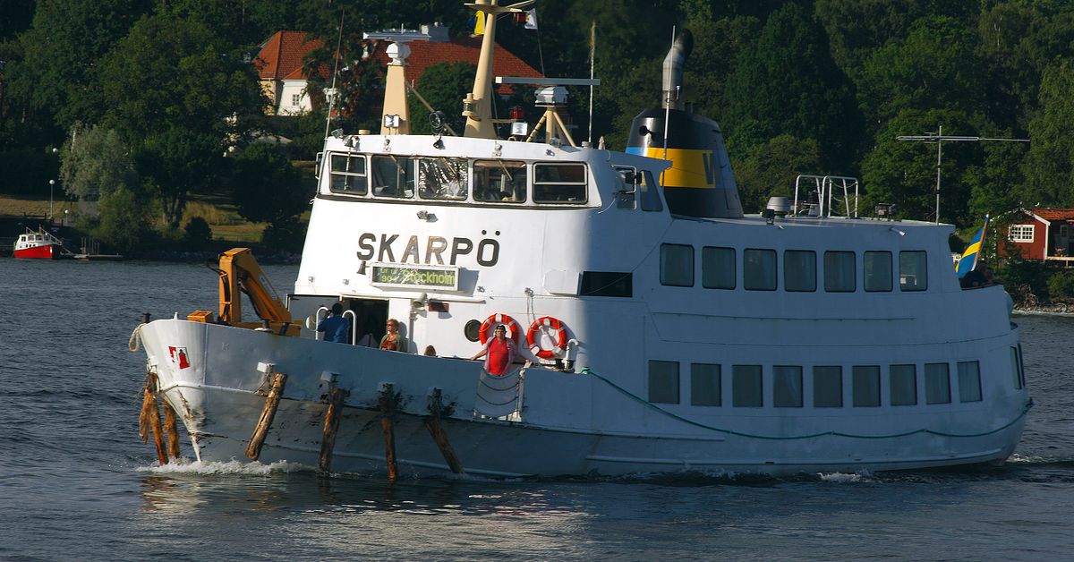 Hundratal passagerare utrymda från Vaxholmsbåt