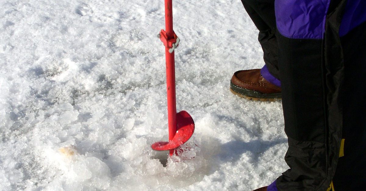 Fiskare gick genom isen under pimpelt&auml;vling i Skellefte&aring; &ndash; arrang&ouml;ren: &rdquo;H&ouml;ll fast sig i iskanten&rdquo;