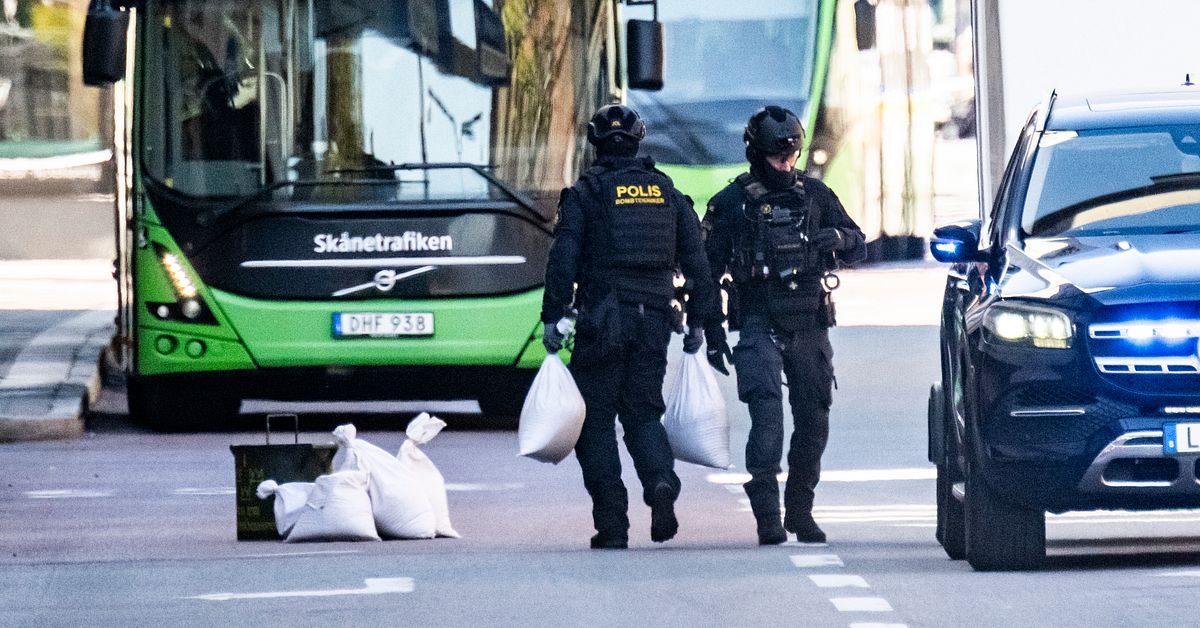 Misst&auml;nkt handgranat i centrala Malm&ouml; &ndash; stora avsp&auml;rrningar