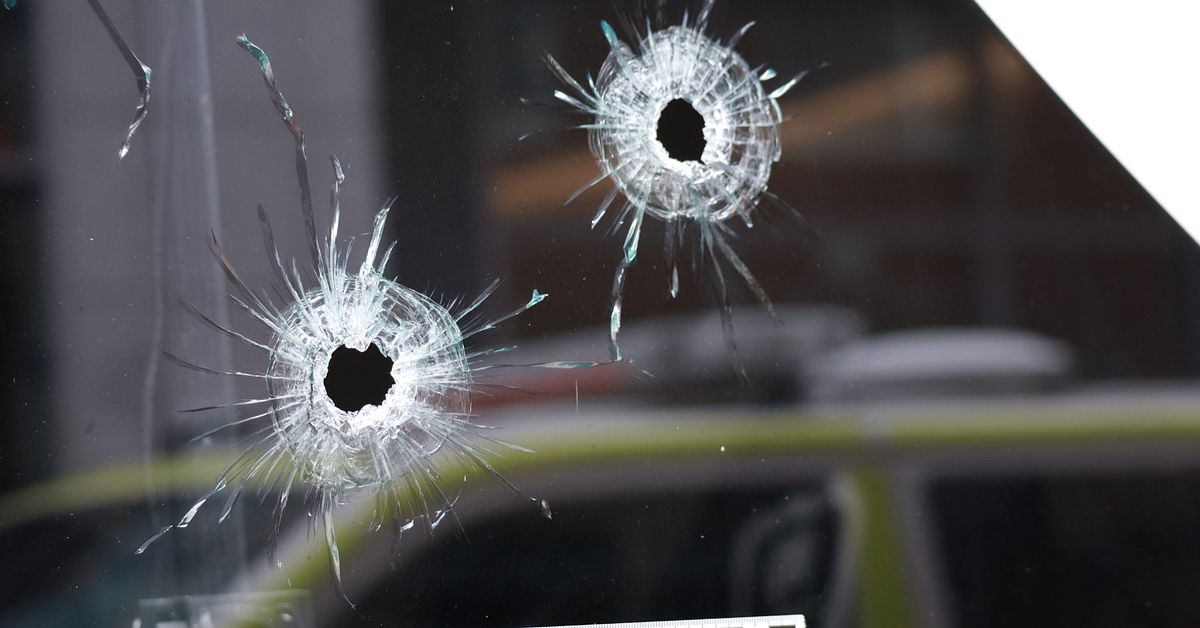 Ännu en kvinna misstänks för inblandning i skott mot frisörsalong i ...