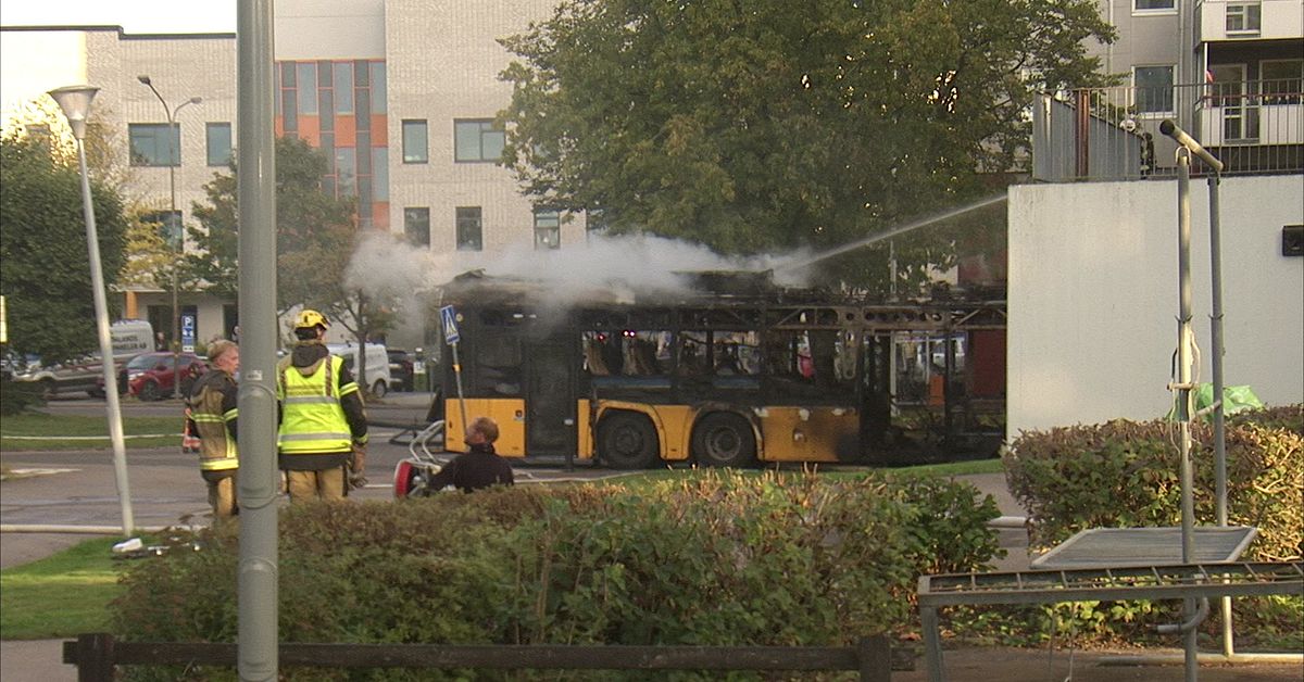 Elbuss fattade eld – åtta i behov av vård