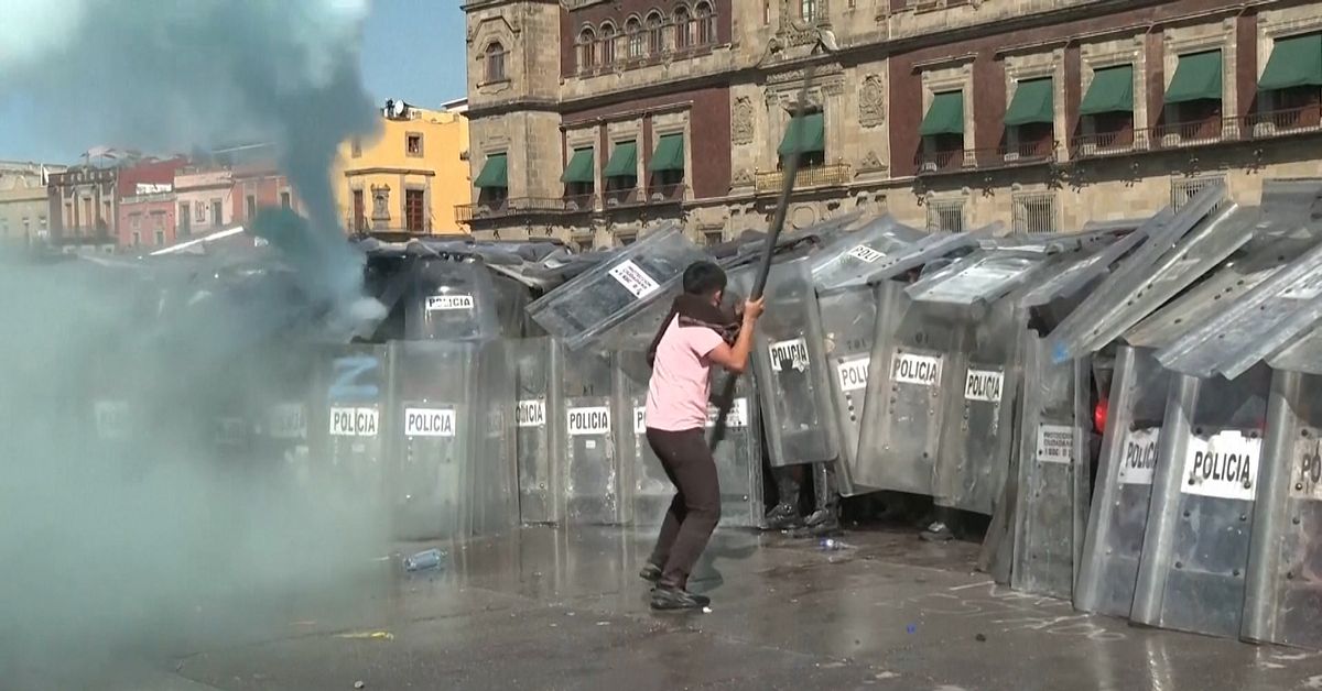 Över hundra skadade i protester i Mexiko